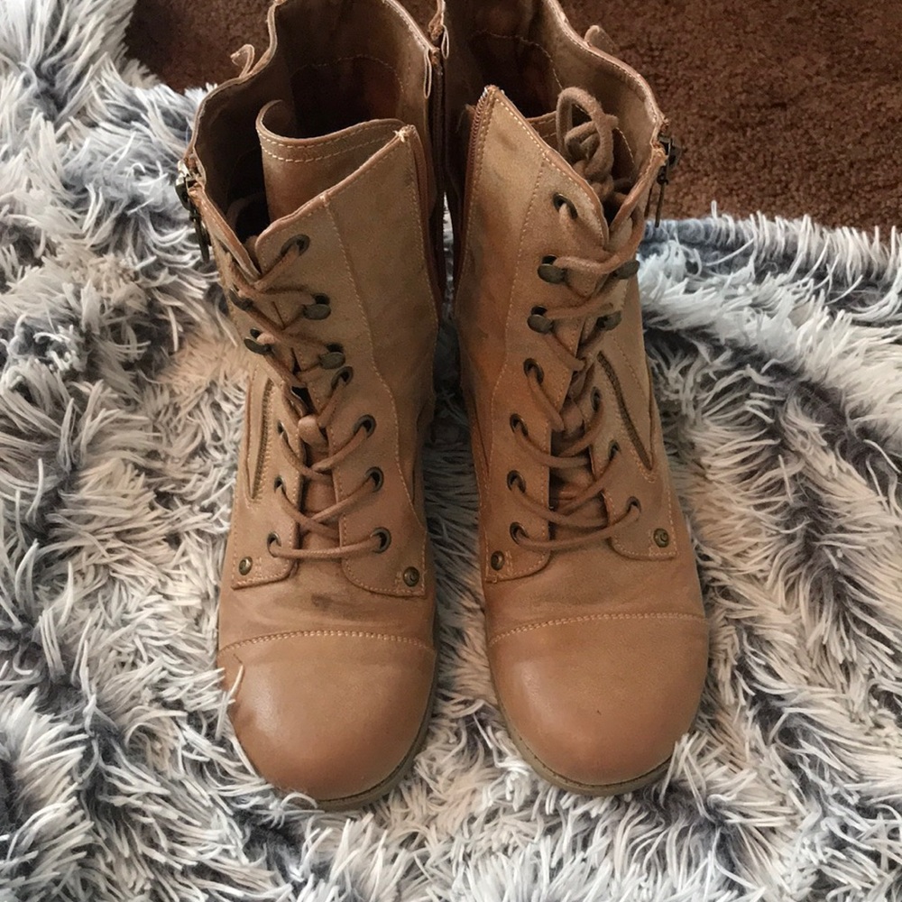 Combat boots